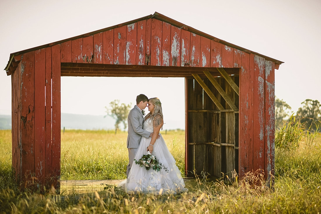 wedding photos on love mountain at the wedding barn in arkansas