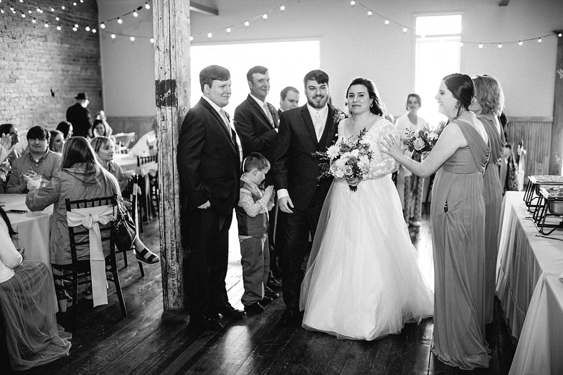 wedding reception at Pizza Grocery in Corinth, MS, Memphis wedding photographer