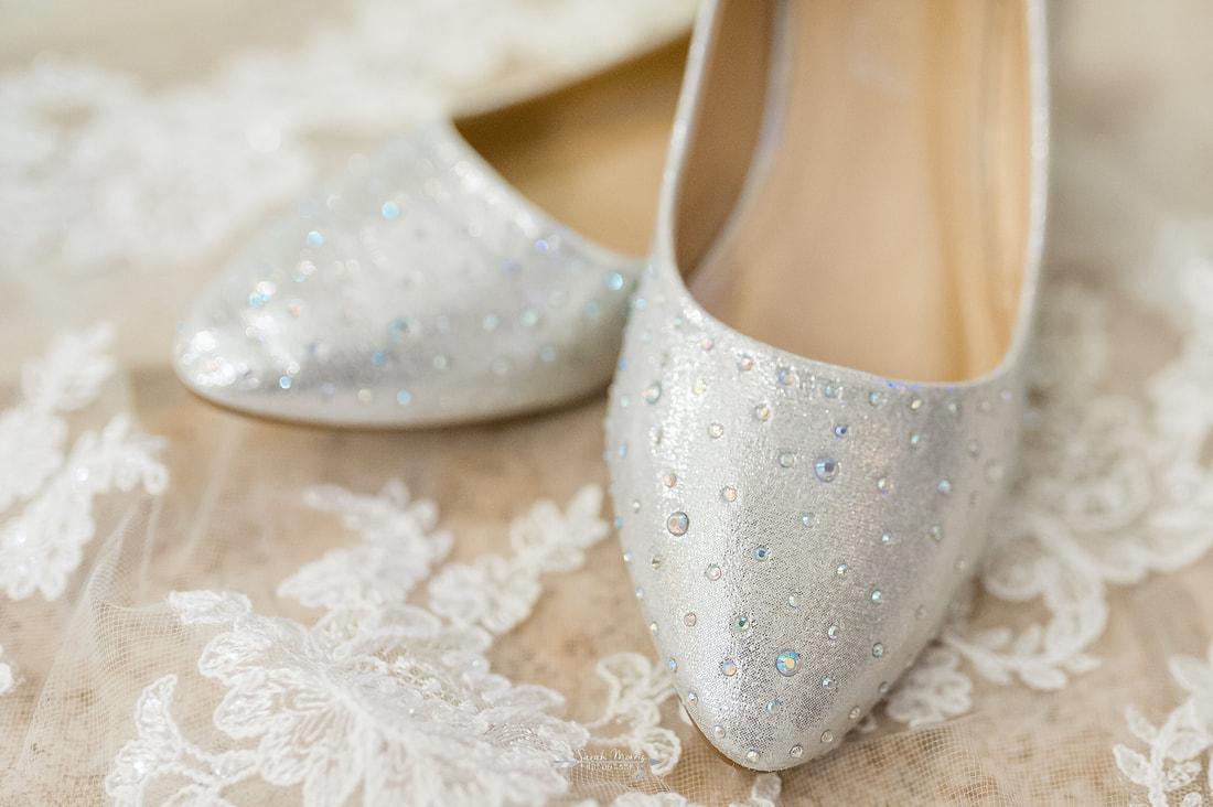 sparkly wedding shoes at Overton Chapel, Memphis Wedding Photographer