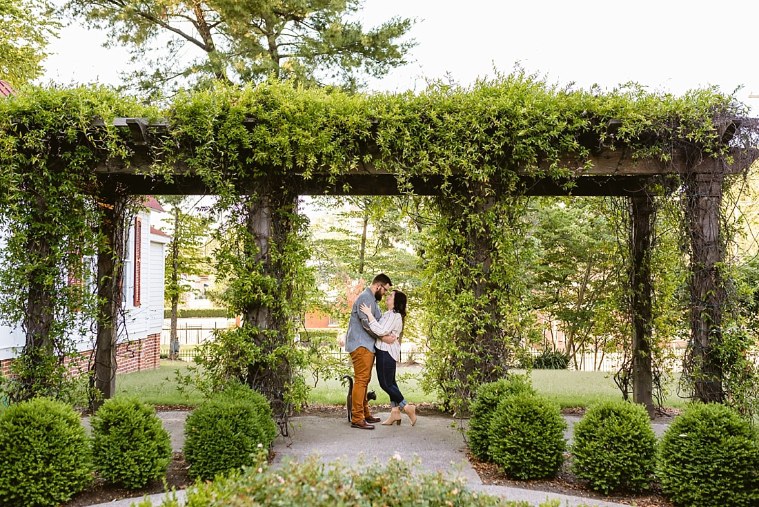 engagement photos in the garden of the historic Woodruff-Fontaine house in Memphis