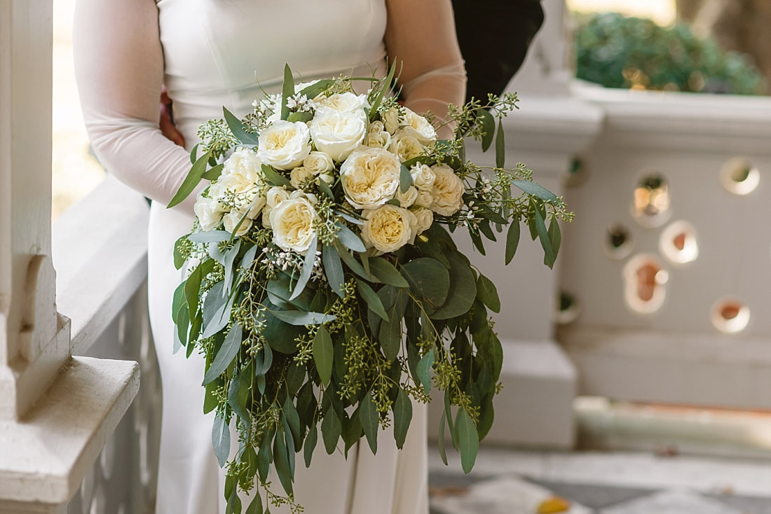 bridal flowers Wedding at Woodruff-Fontaine in Memphis, TN