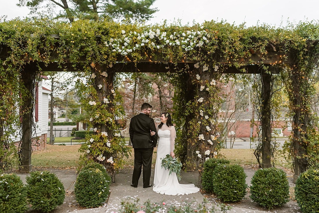 Wedding in the North Garden at Woodruff-Fontaine in Memphis, TN