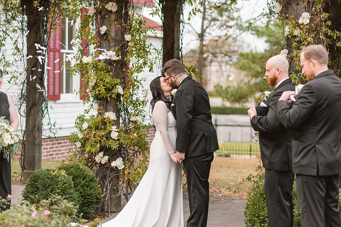 wedding ceremony in the North Garden at Woodruff-Fontaine in Memphis, TN