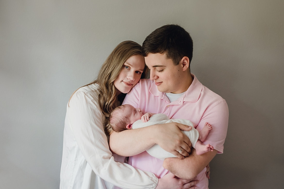 mom and dad newborn photo ideas - Memphis Newborn Photography