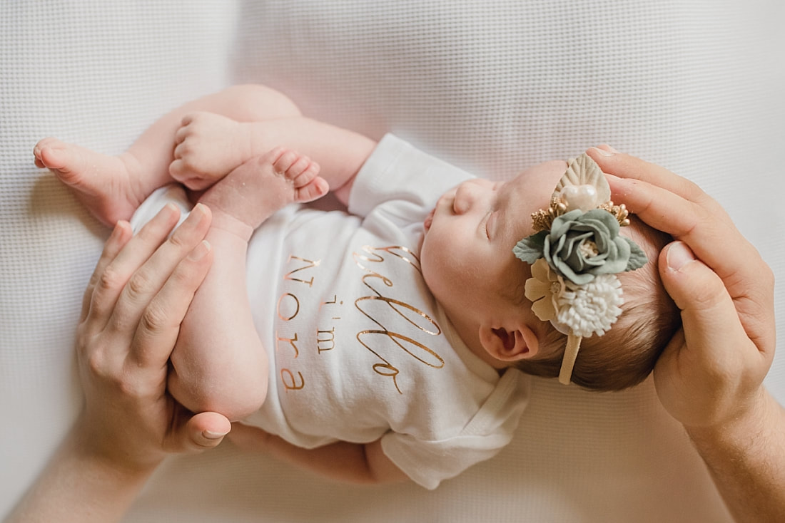 newborn photoshoot ideas with parents hands- Memphis Newborn Photography