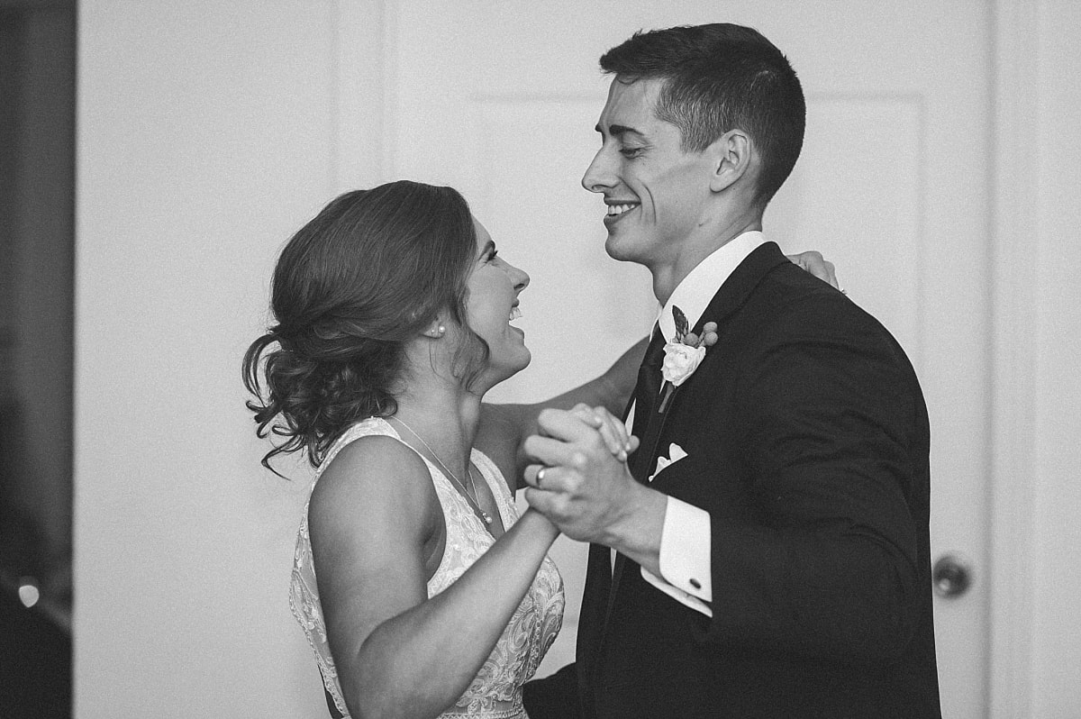 bride and groom's first dance at the robinson gallery downtown memphis