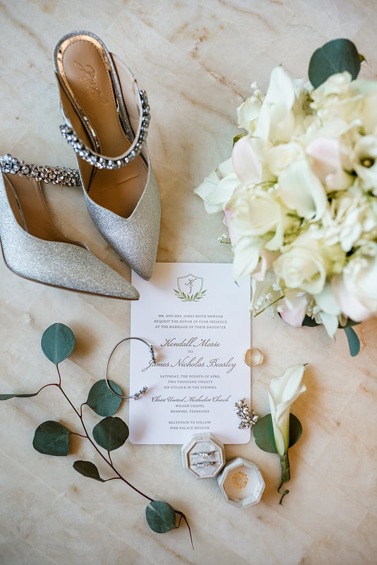 bridal details, bridal bouquet, bridal shoes, bridal jewelry 