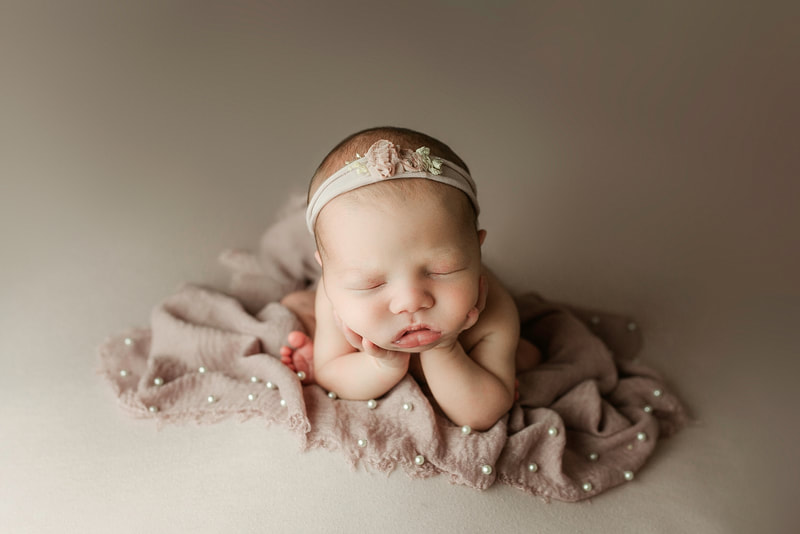 Newborn Photography in Memphis, TN. Sarah Morris Photography