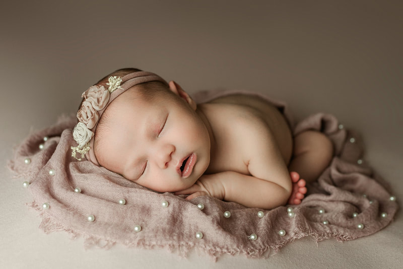 Newborn Photography in Memphis, TN. Sarah Morris Photography