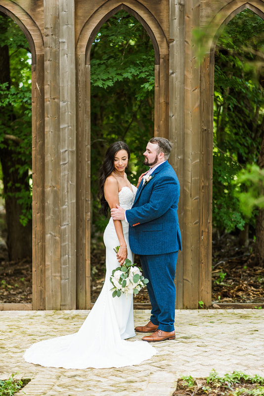 Luxury Wedding Photography in Memphis, Bride and Groom wedding portraits at Southern Grace in Arlington, TN